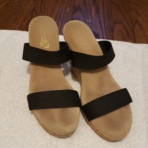 Natural Comfort platform sandal